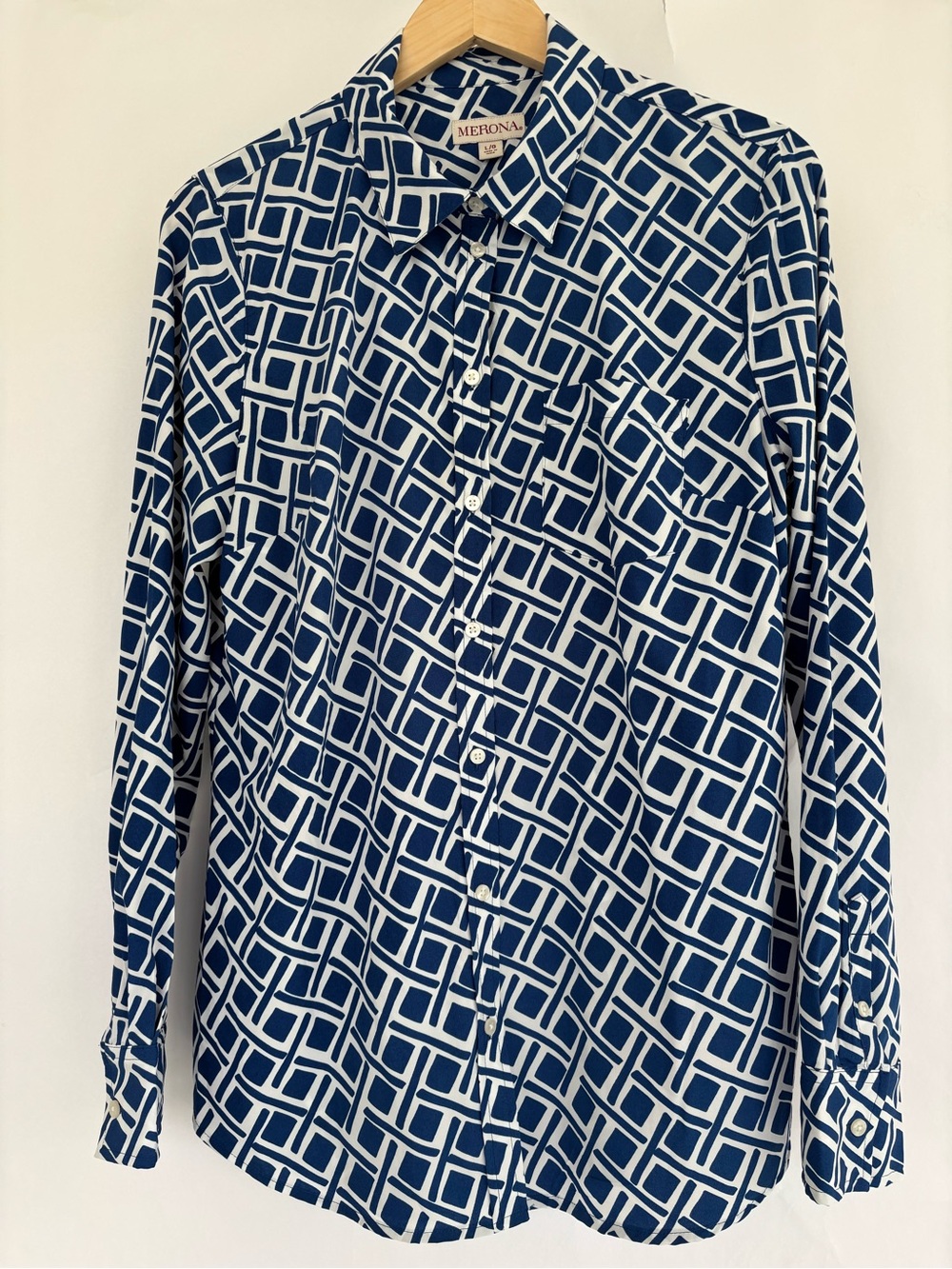 Merona, women’s long- sleeve, Navy Geometric Button-Up Shirt, large